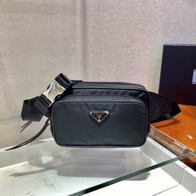 Prada  Классический поясной/нагрудный чехол Модель： 1BL010 Эта м