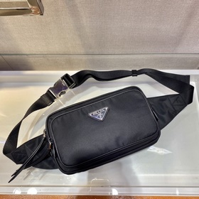 Prada  Классический поясной/нагрудный чехол Модель： 1BL010 Эта м