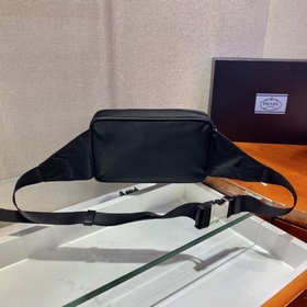 Prada  Классический поясной/нагрудный чехол Модель： 1BL010 Эта м