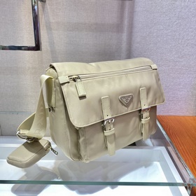 Prada Усовершенствованная сумка почтальона Модель： 1BD671 Эта су