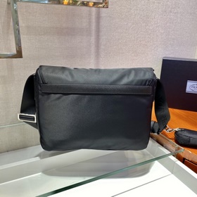 Prada Усовершенствованная сумка почтальона Модель： 1BD671 Эта су