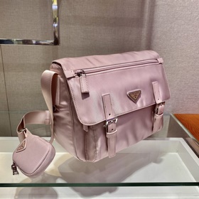 Prada Усовершенствованная сумка почтальона Модель： 1BD671 Розовы