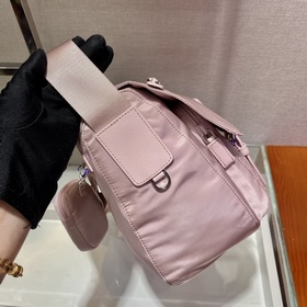 Prada Усовершенствованная сумка почтальона Модель： 1BD671 Розовы