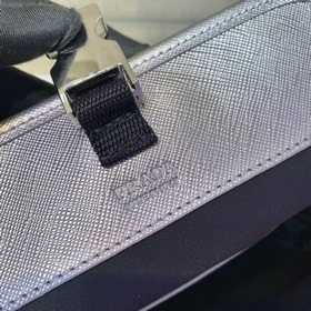 Prada Новая мини-сумка в стиле почтальона Модель： 2ZH108 Новый ц