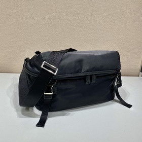 Prada   Классическая сумка-почтальон Модель： 2VH991A Эта сумка