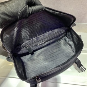Prada  Классическая сумка почтальона Артикул： 2VH994 Эта сумка-п