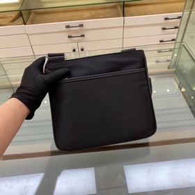 PRADA  Артикул： 2VH110 Мужская нейлоновая сумка через плечо Нови