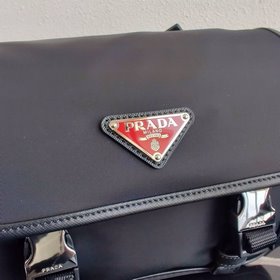 Новейшая сумка-почтальон Prada 3 в 1 Модель： 2VD034 Характерный