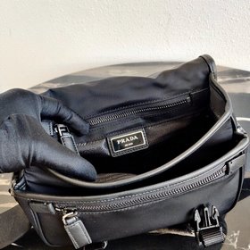 Новейшая сумка-почтальон 3 в 1 от Prada Артикул： 2VD034 Характерн