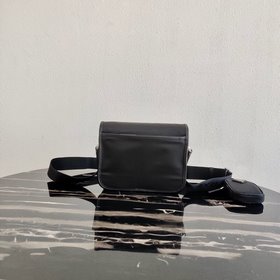 Новейшая сумка-почтальон 3 в 1 от Prada Артикул： 2VD034 Характерн