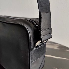Новая усовершенствованная модель Prada Модель： 2VH048 Мужская су