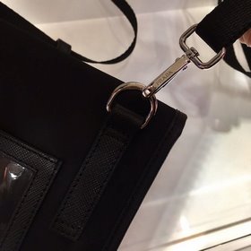 Prada Новая мини-сумка в стиле почтальона Артикул： 2ZH108 Миниа