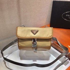 Prada Новая мини-сумка в стиле почтальона Артикул： 2ZH108, цвет：