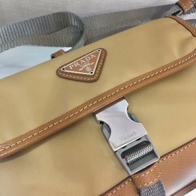 Prada Новая мини-сумка в стиле почтальона Артикул： 2ZH108, цвет：