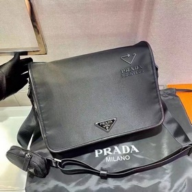 Prada Новая сумка-почтальон Артикул： 2VD039 Эта сумка через плеч