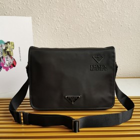 Prada Новая сумка-почтальон Артикул： 2VD039 Эта сумка через плеч