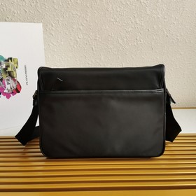 Prada Новая сумка-почтальон Артикул： 2VD039 Эта сумка через плеч