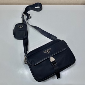 Prada Новая сумка почтальона Модель： 2VH133B Эта сумка через пле