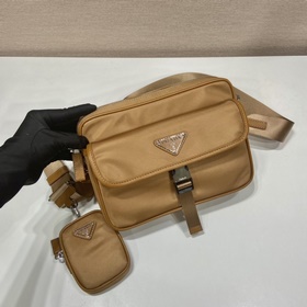 Prada Новая сумка почтальона Модель： 2VH133B Новый цвет Эта сумк