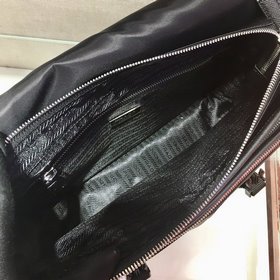 Prada Модель： VA0768 Почтовая сумка Сумка с клапаном из нейлона 