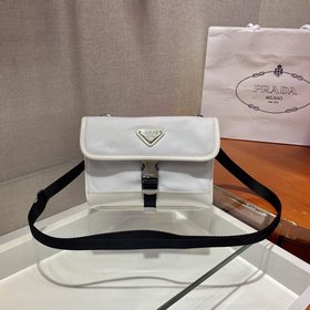 Prada Новая мини-сумка в стиле почтальона Артикул： 2ZH108 Новый