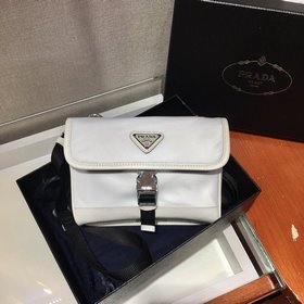 Prada Новая мини-сумка в стиле почтальона Артикул： 2ZH108 Новый 