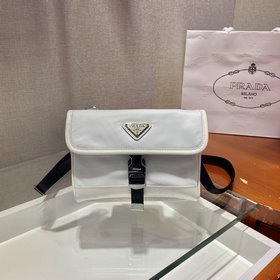 Prada Новая мини-сумка в стиле почтальона Артикул： 2ZH108 Новый