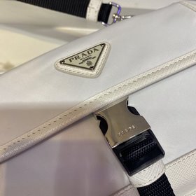Prada Новая мини-сумка в стиле почтальона Артикул： 2ZH108 Новый 