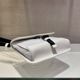 Prada Новая мини-сумка в стиле почтальона Артикул： 2ZH108 Новый 