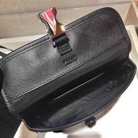 Prada Новая мини-сумка в стиле почтальона Артикул： 2ZH108 Красн