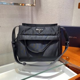 Prada Новая сумка почтальона Эта сумка через плечо/на ремне изго