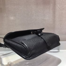 Prada Новая мини-сумка в стиле почтальона Артикул： 2ZH108 Мини