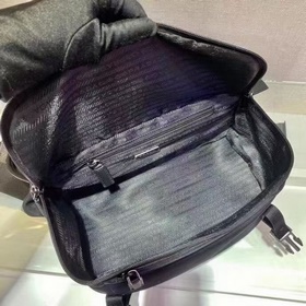 Prada Классическая сумка почтальона Артикул： 2VH994A Эта сумка