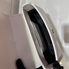 Prada Новая сумка через плечо с цепочкой Модель： 1BD275 Изготов
