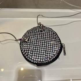 Prada  Маленькая круглая сумка с блестящими бриллиантами Модель：