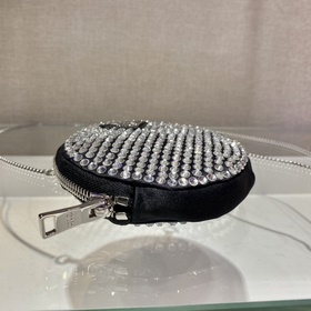 Prada  Маленькая круглая сумка с блестящими бриллиантами Модель：