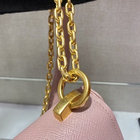 PRADA Новый номер модели： 1BD275 Изготовлена из импортной кожи S