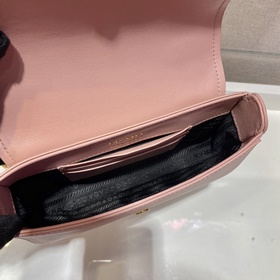 PRADA Новый номер модели： 1BD275 Изготовлена из импортной кожи S
