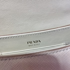 PRADA Сумка с цепочкой Модель： 1BD275 Изготовлена из импортной к