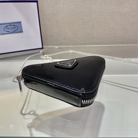 PRADA Маленькая сумка с блестящей цепочкой Новейшая модель： 1BD7