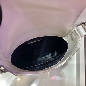 PRADA Новая сумка для мобильного телефона Модель： 1BH185 Эта сум