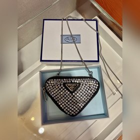 PRADA Маленькая сумка с блестящей цепочкой Артикул： 1BD733 Сама
