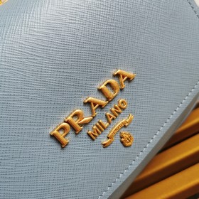 Модель PRADA： 1BD275 изготовлена из импортной кожи Saffiano, с пл