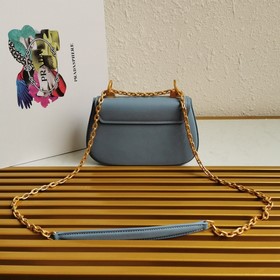 Модель PRADA： 1BD275 изготовлена из импортной кожи Saffiano, с пл