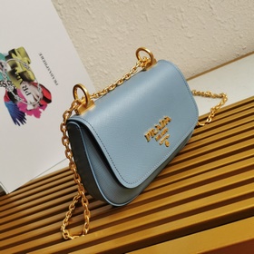 Модель PRADA： 1BD275 изготовлена из импортной кожи Saffiano, с пл