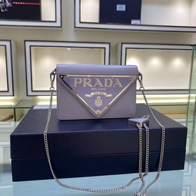 Prada Большой треугольный клапан Модель № 1BH189 Новый цвет Нов