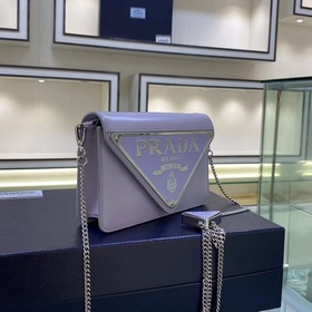 Prada Большой треугольный клапан Модель № 1BH189 Новый цвет Нов