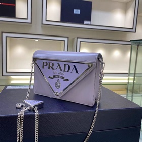 Prada Большой треугольный клапан Модель № 1BH189 Новый цвет Нов