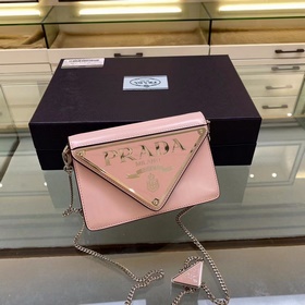 Prada Большой треугольный клапан Модель № 1BH189 Новый цвет Нов