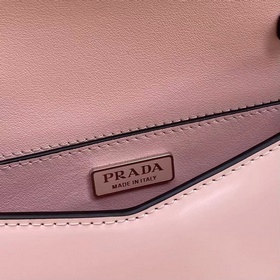 Prada Большой треугольный клапан Модель № 1BH189 Новый цвет Нов
